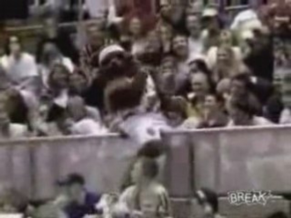 Mascot Nut Smash