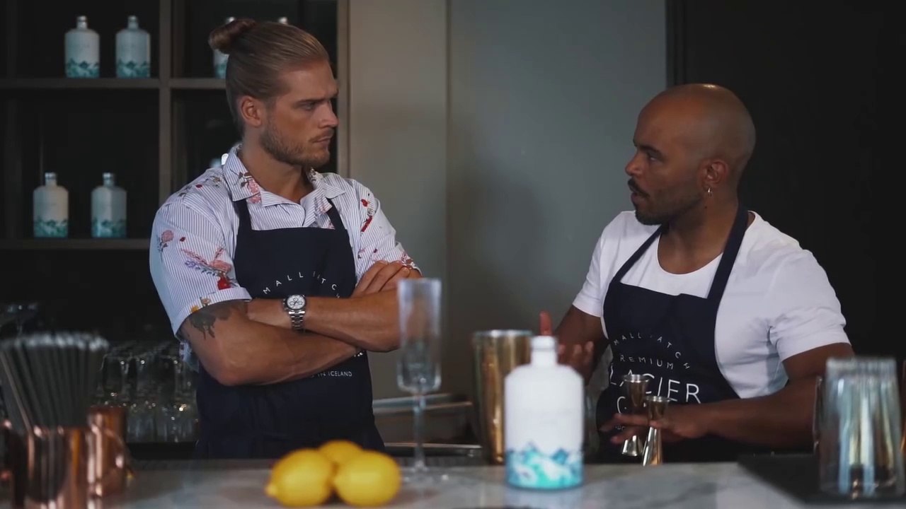 2019.06 Rurik Gislason @ Making cocktails for Glacier Gin