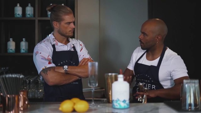 2019.06 Rurik Gislason @ Making cocktails for Glacier Gin