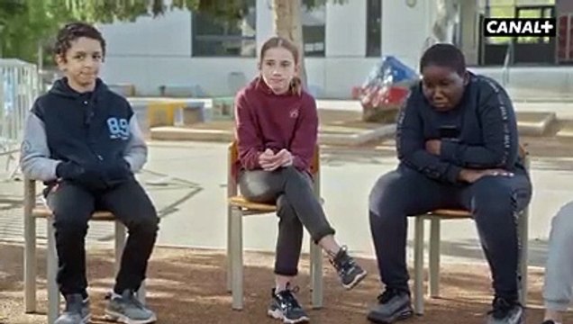 Inès Reg parle du harcèlement scolaire dans le documentaire À bonne école sur Canal+ / L'humoriste devait être l'héroïne d'un téléfilm sur le sujet sur TF1, mais le projet a été annulé à la dernière minute.
