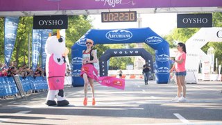 Claudia Gómez, ganadora de la XX Carrera de la Mujer en Madrid