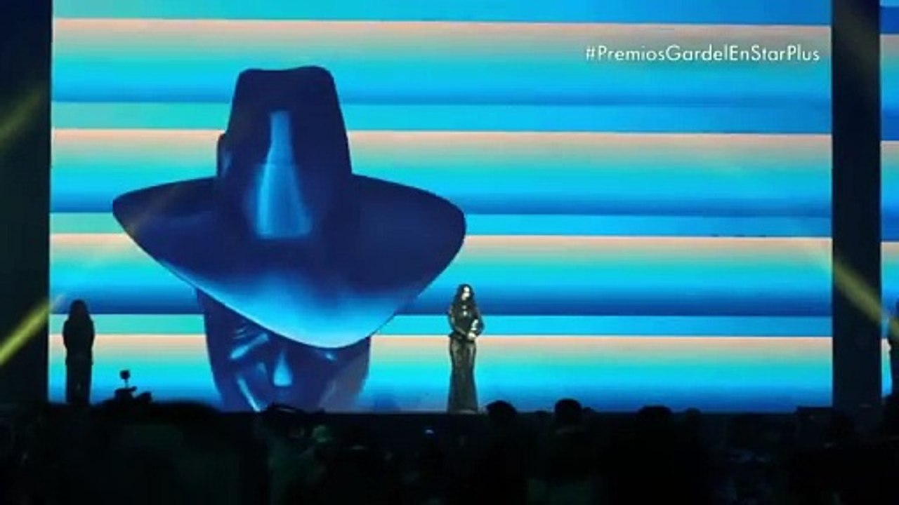 Lali Espósito al ganar el Premio Gardel al Mejor álbum de artista pop: "El lesbicidio no está en la RAE pero sí en la calle"