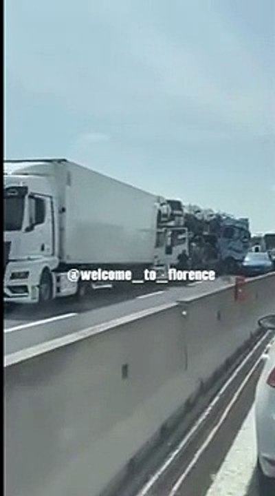 Il maxi tamponamento sull'A1: due morti e un ferito grave