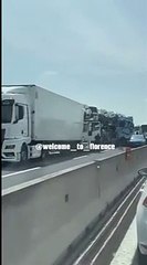 Il maxi tamponamento sull'A1: due morti e un ferito grave