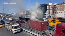 İstanbul'da metrobüs yangını