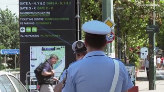 شاهد: الشرطة اليونانية تؤمن المنطقة المحيطة بملعب أثينا قبل نهائي دوري المؤتمر الأوروبي
