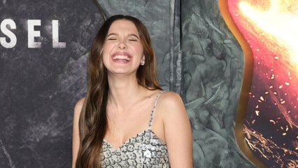 GALA VIDEO - Millie Bobby Brown (Strangers Things) enfin mariée : son nouveau (et célèbre) beau-père vend la mèche !