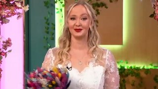 Woman who married herself in £8000 ceremony renews vows live on This Morning