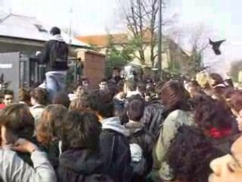 Manif' SM - Devant D'Arson