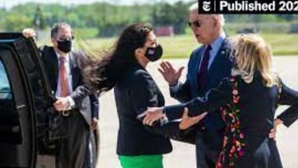 Mr. Biden faced his lawyers and the party