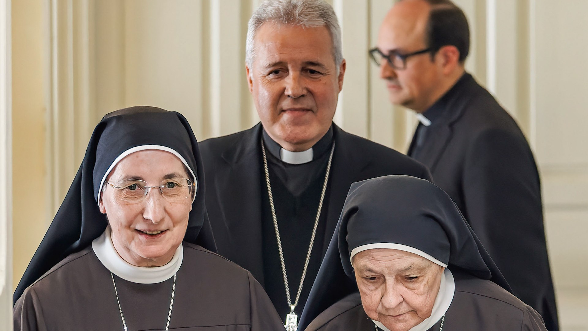 Roma nombra al obispo Iceta "comisario pontificio" de los conventos que a�n controlan las clarisas rebeldes de Belorado