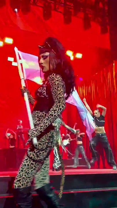 Así entró Lali a los Premios Gardel