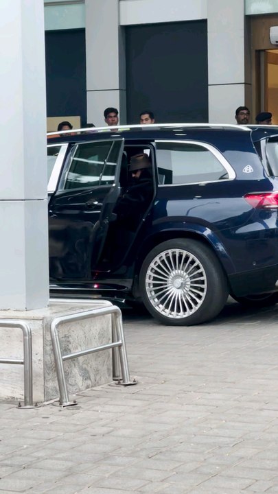 Ranveer Singh leaving for Ambani Pre wedding celebration Part 2 #ranveersingh #ambaniprewedding #ambanipreweddingcelebrations #ambanipreweddingbash #ambaniwedding #ambanifamily #ambaniengagement