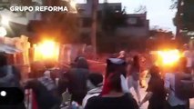 Chocan manifestantes y policías afuera de Embajada israelí