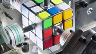 Un Robot Bat le Record du Monde de Rubik's Cube en 0,305 Seconde