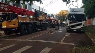 Transbordo de container carregado com drogas interdita Rua Paraná