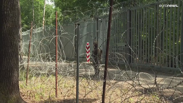 شاهد: بعد طعن جندي.. رئيس الوزراء البولندي يقول إن بلاده ستواصل تحصين حدودها مع بيلاروس