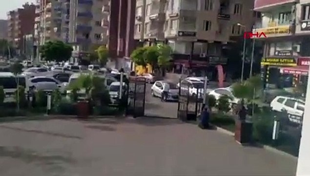 Sokak ortasında çatışma; vali olayların ortasında kaldı