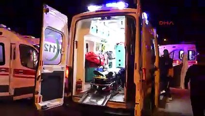 Dolmuş ile otomobil çarpıştı: Çok sayıda yaralı var