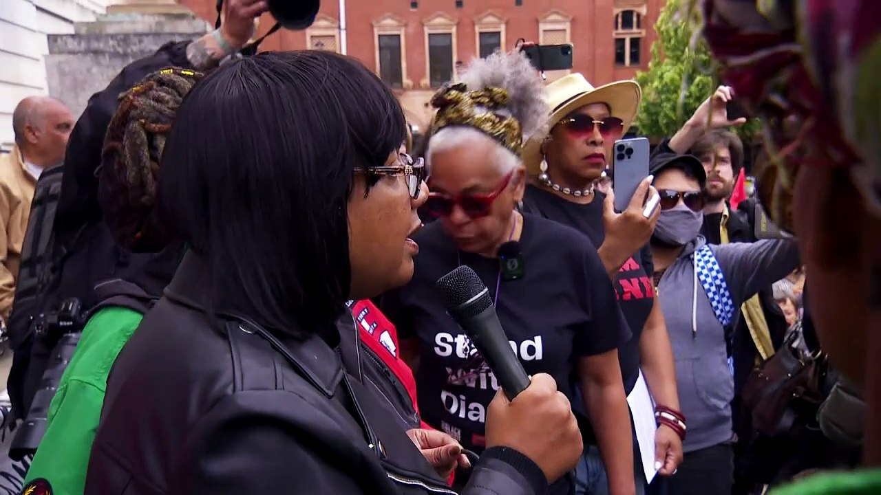 Labour veteran Abbott vows to stand as MP in Hackney North video