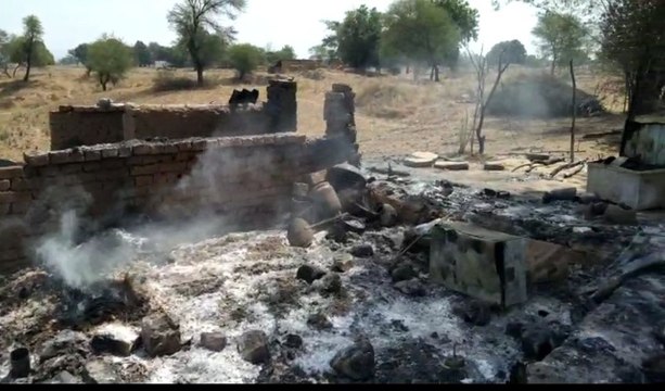 आदिवासी के घर में लगी आग, गृहस्थी जलकर खाक