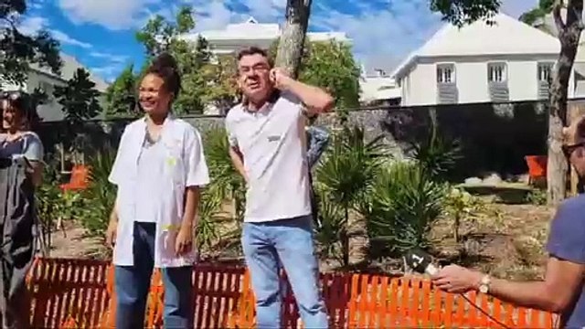 Les pharmaciens en colère baissent les rideaux et manifestent devant la préfecture