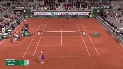 Download Video: Roland-Garros - Swiatek s'en sort face à Osaka