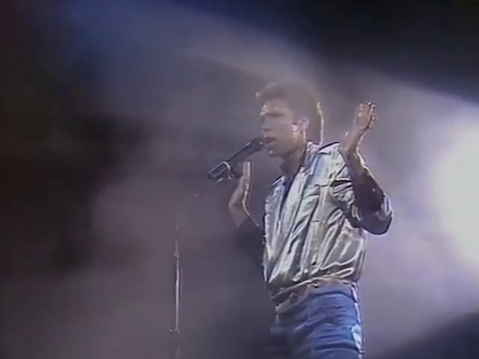 UNDER THE GUN by Cliff Richard - live performance 1984  stereo + lyrics