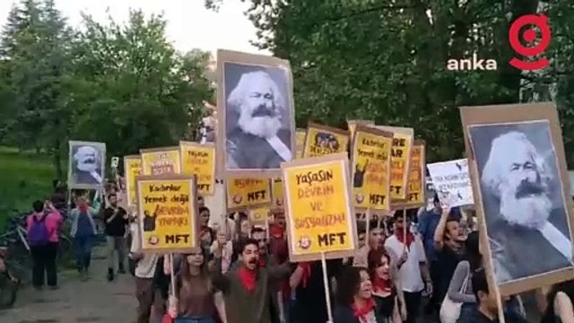 Rektörlük Bahar Şenliği'ni yasaklamıştı... ODTÜ öğrencileri yasağı deldi, Devrim Stadyumu’nda Devrim Yürüyüşü’nü gerçekleştirdi