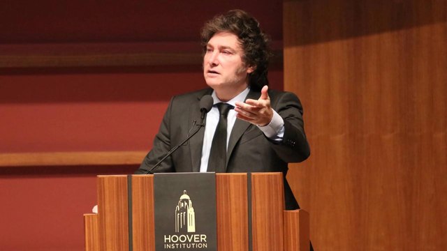 Milei llama a Pedro Sánchez kirchnerista sin buenos modales