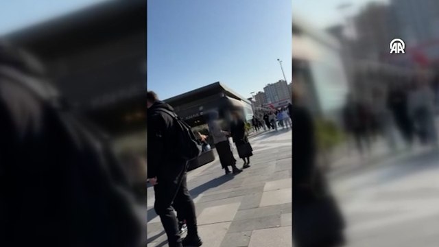 FETÖ üyesi kadınlardan sarılarak para verme taktiği