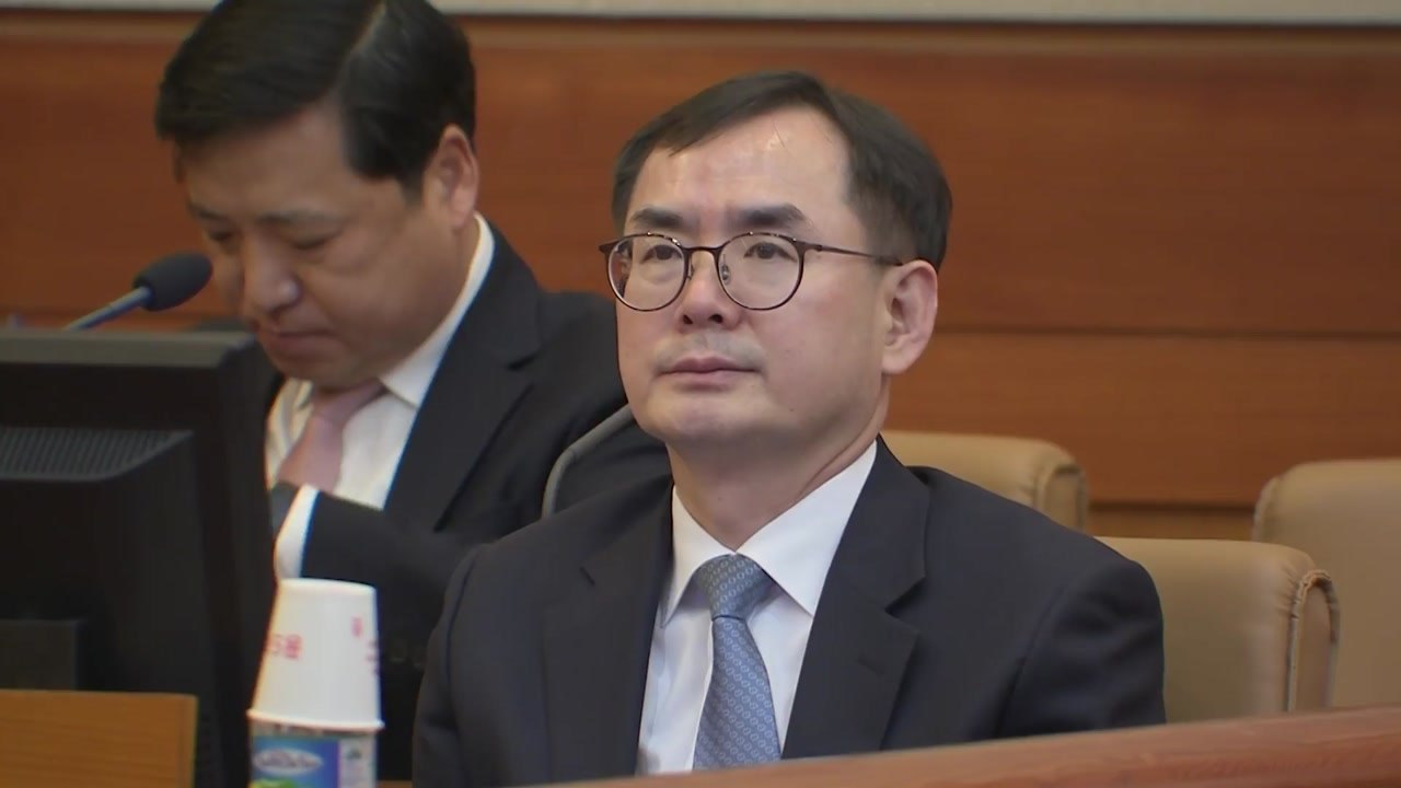 '유우성 기소' 안동완 검사 탄핵 기각...헌재 "보복기소 아냐" / YTN