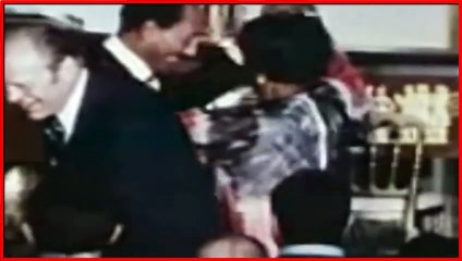 Jihane Sadate dansant avec l'ancien président Américain Gerald Ford