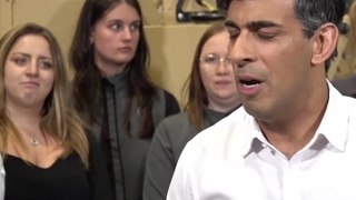 Worker pulls faces as Rishi Sunak says ‘life has been difficult’ in election campaign speech