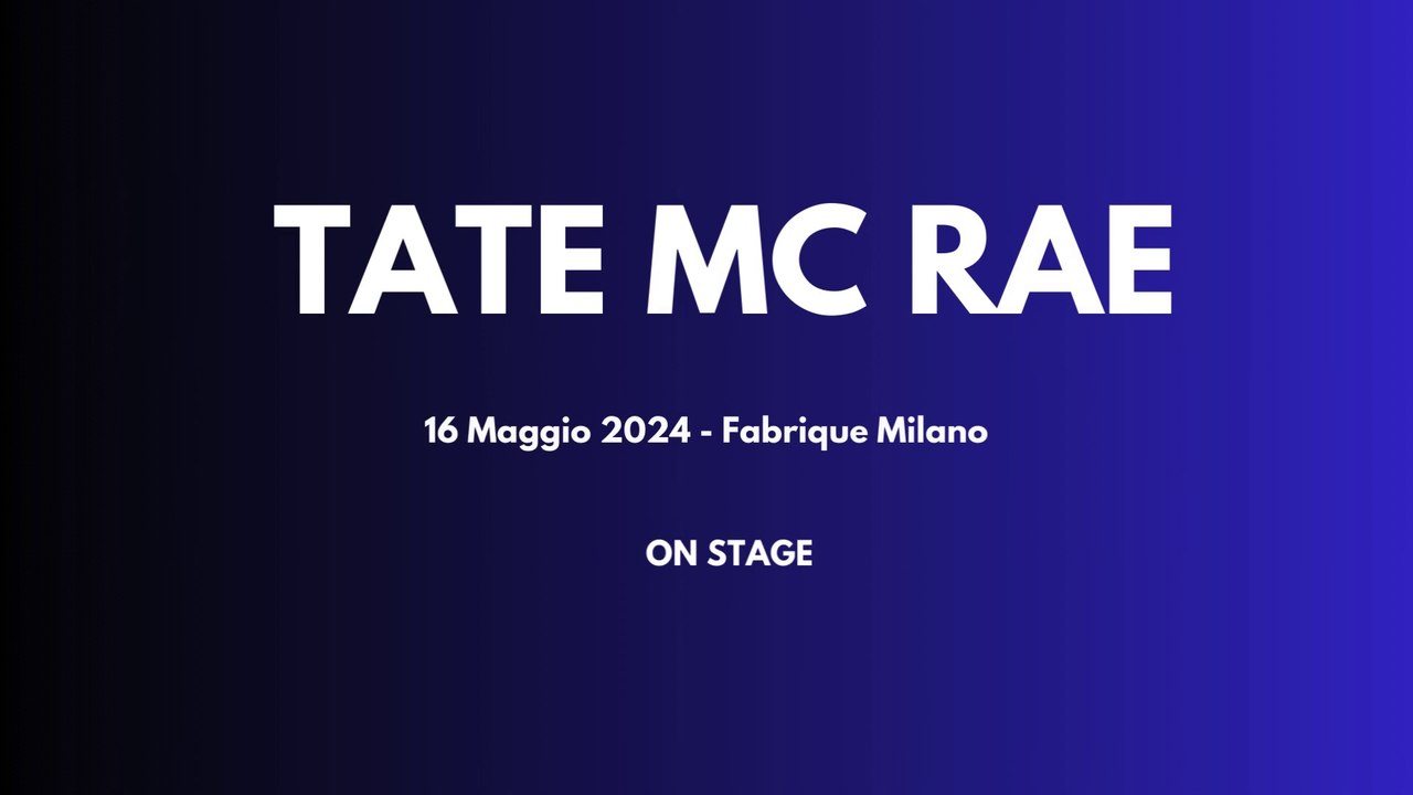 ON STAGE - TATE McRAE