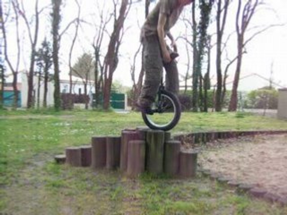 manu en mono