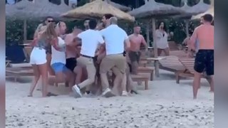 Ocho turistas detenidos por participar una pelea en una playa de Mallorca