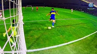Edinson Cavani Produces a HORROR miss from just THREE Yards Out for Boca Juniors in the Group Game