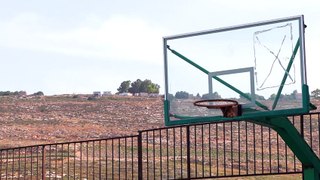 طريق التلاميذ في قرية عوريف في الضفة الغربية محفوفة بالمخاطر والمخاوف