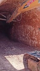 Tunnels digging machine 