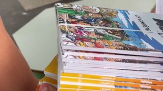 Le rappeur Jok'Air offre sa BD dans les écoles réunionnaises