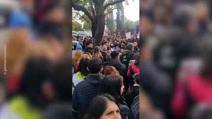 Download Video: Marcha frente a la quinta de Olivos en contra del decreto nacional que busca desregular las prestaciones en discapacidad