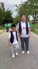 How Mom teaching kid when kid don't want walk by himself.... #funny #comedy #baby