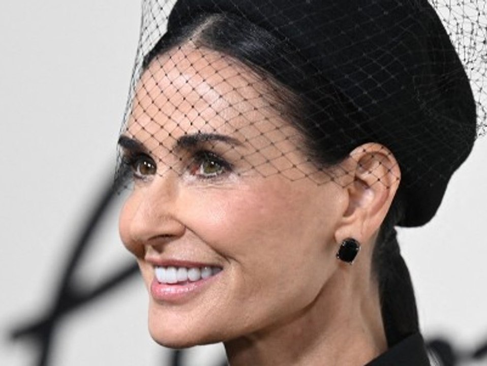 Hollywood-Star Demi Moore begeistert mit Retro-Look