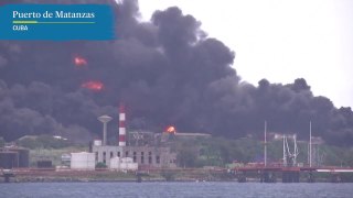 Un gran incendio en los depósitos de combustible tras una explosión en Cuba