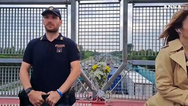 Donna caduta da un cavalcavia sulla A4: e' stata uccisa