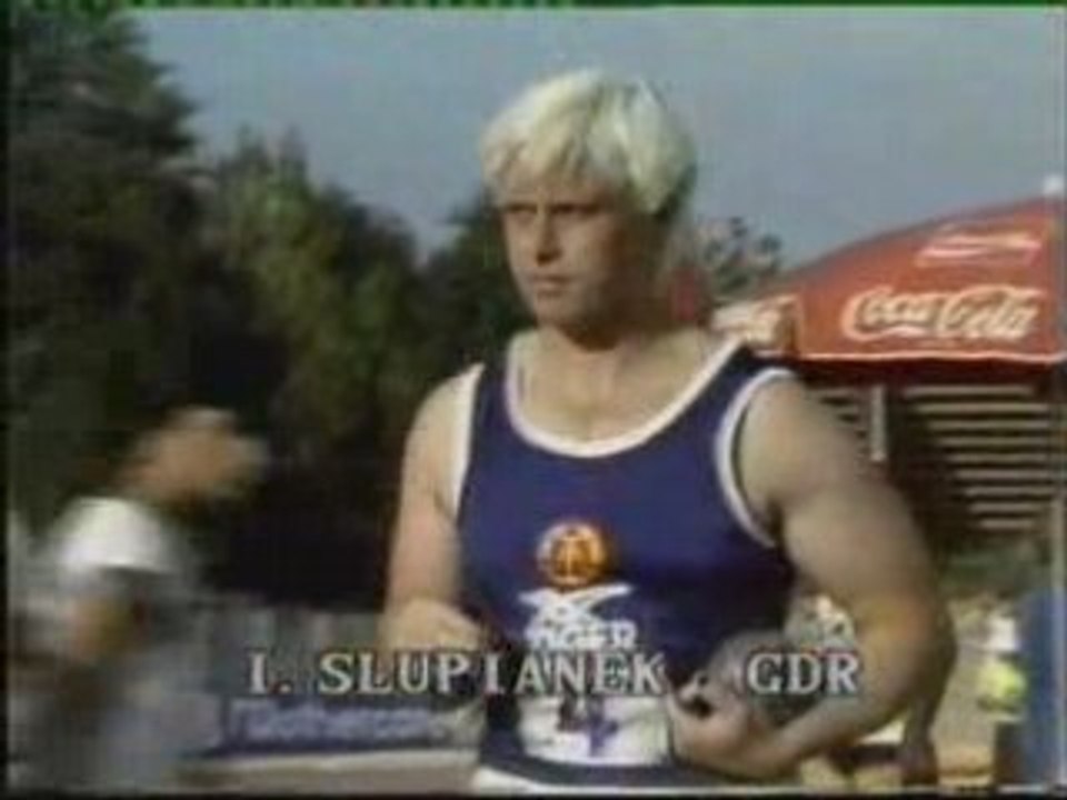 ATHLE MAGNIFIQUE BLONDE !!!! LANCER POIDS ILONA SLUPIANEK