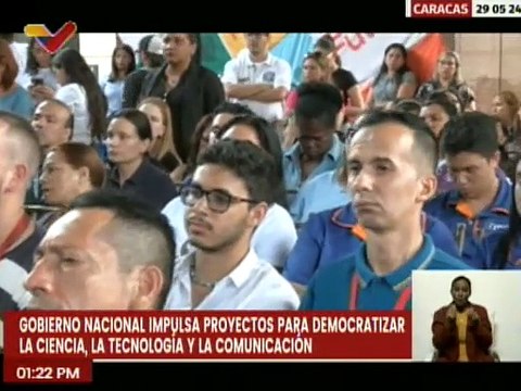 Caracas | Trabajadores del Mincyt recolectan firmas para exigir el cese de las sanciones imperiales