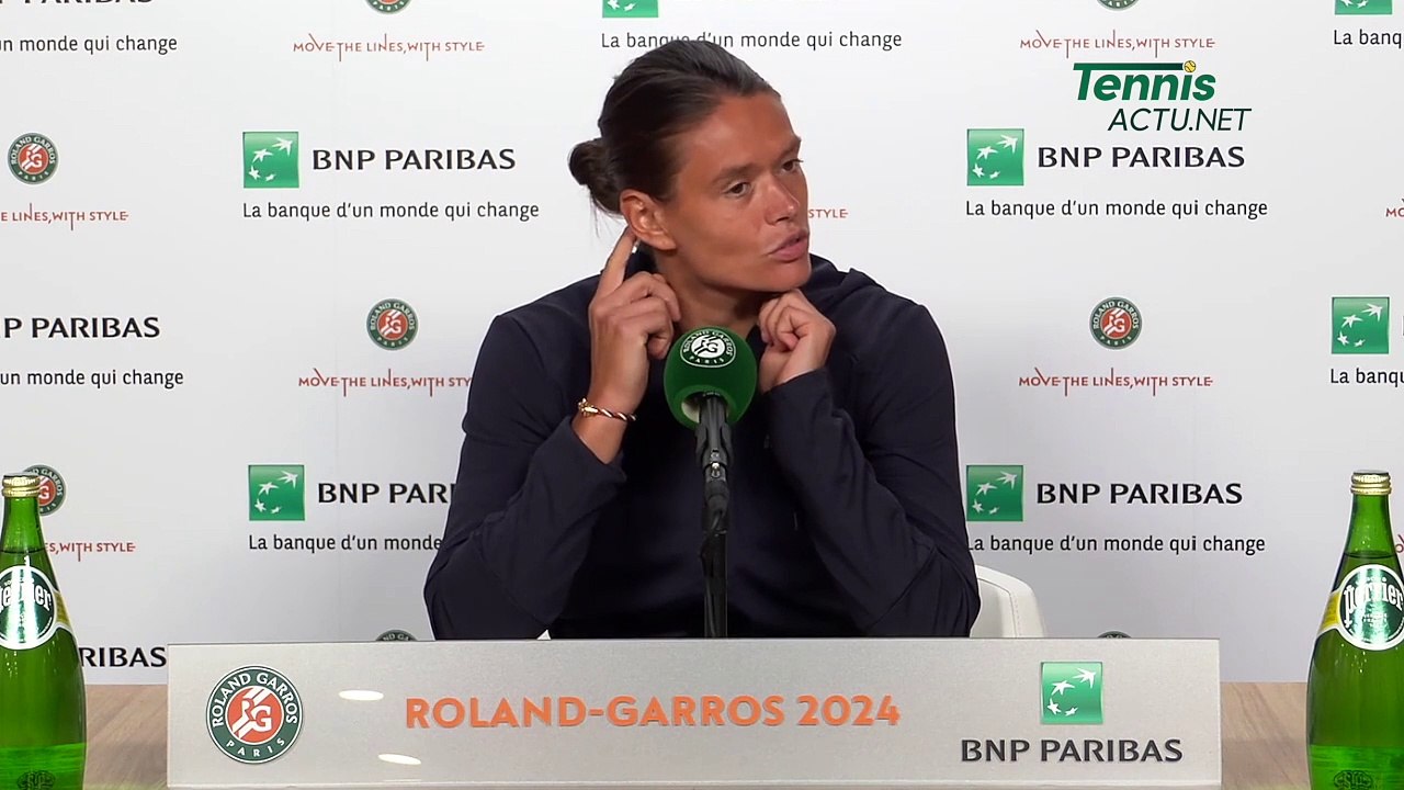 Tennis - Roland-Garros 2024 - Chloé Paquet : "Il y a une raquette qui me porte bonheur, c'est Asensio ! J'avais Mbappé mais j'ai retiré"