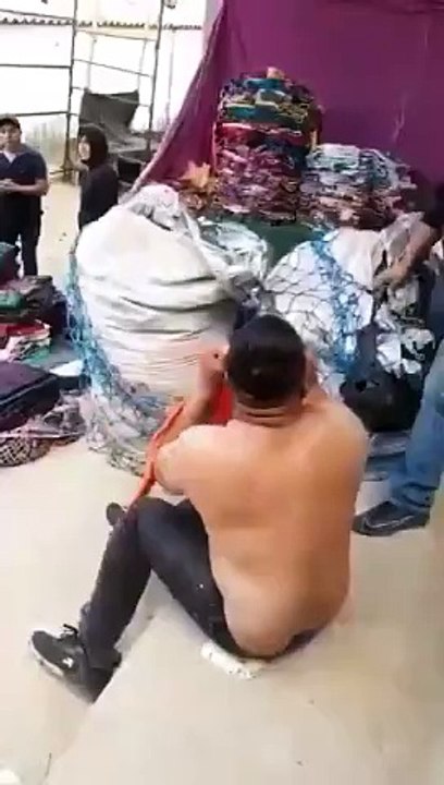 Vídeo: vapulean a supuesto delincuente en Santa Cruz del Quiché